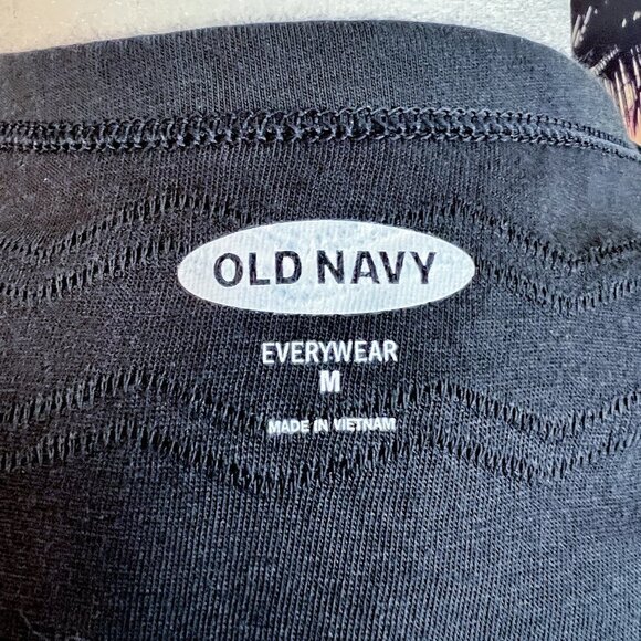 Women’s Old Navy Short Sleeve Tee | Dark Gray | Crew Neck | Textured | Medium - Picture 6 of 6